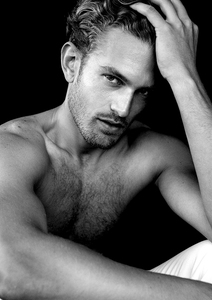 ULRIK  THOLSTRUP
